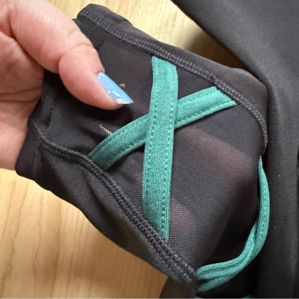 Pop Fit black and teal cropped compression leggings, mesh inserts, sz 3xl